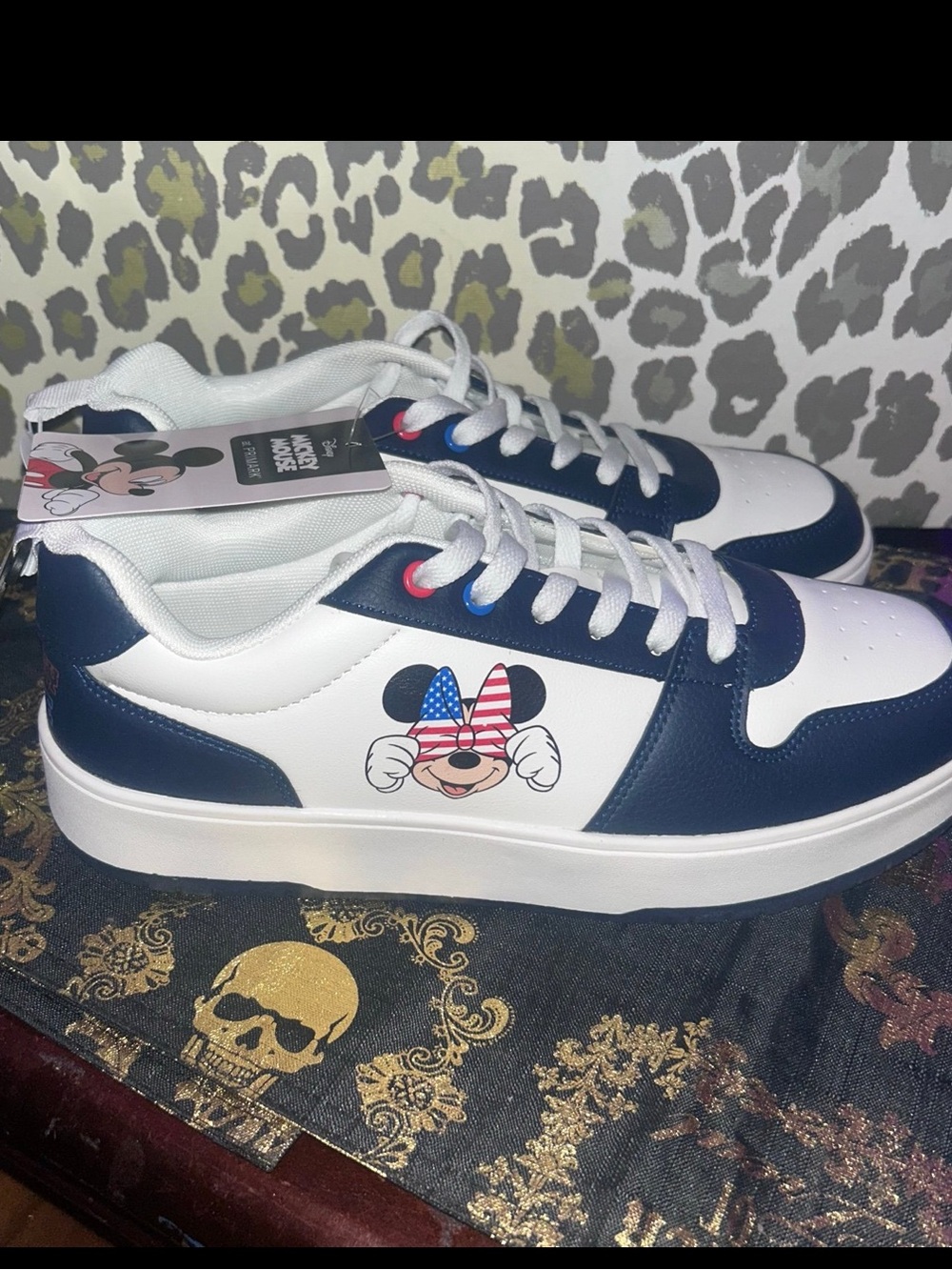 Disney Mickey Mouse Woman’s Sneakers size 10 New